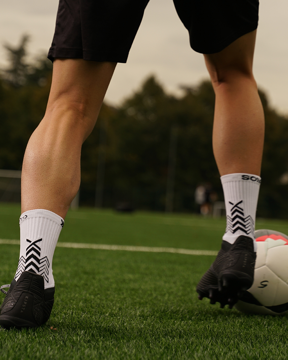 La Calza Grip SOXPro è stata ideata per sostenerti durante l’intera performance riducendo l'attrito tra la suola e le scarpe.